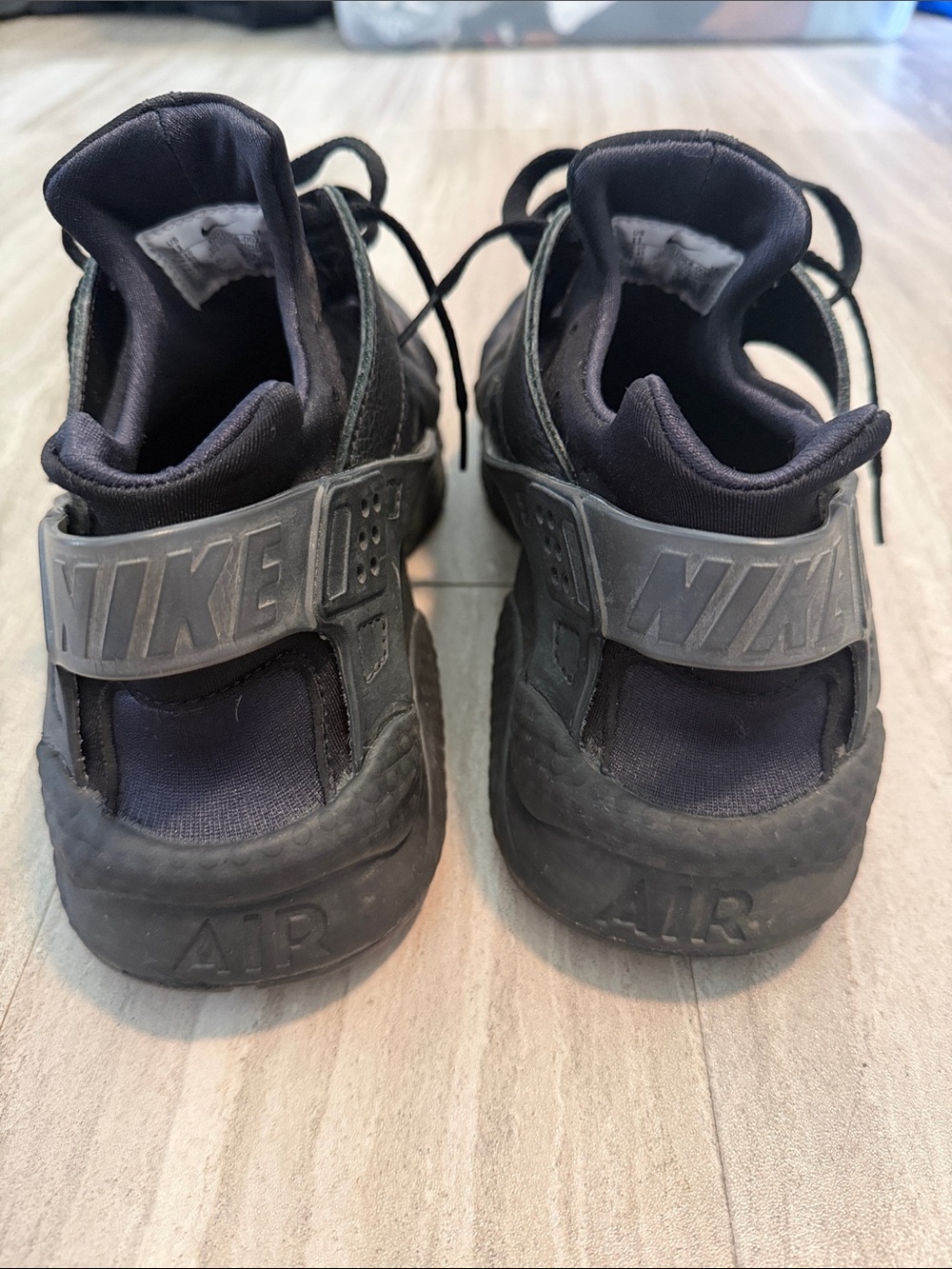Men’s Nike Air Huarache Black Sneakers - Picture 4 of 5